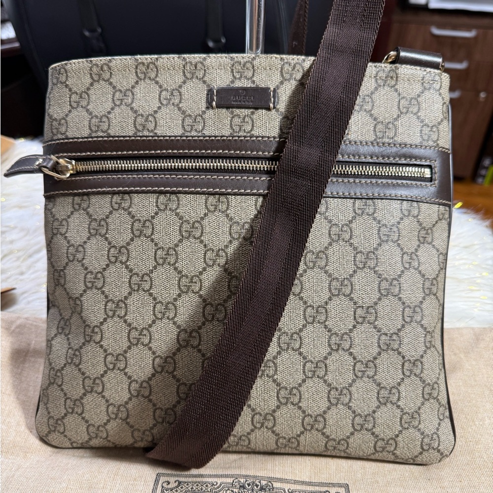 Gucci Flat Sling Messenger Beige Men's Womens Crossbody Bag Brown w/ Duster